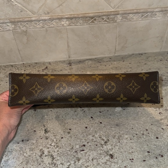 Louis Vuitton Poche Toilette Monogram Bag - Picture 3 of 6